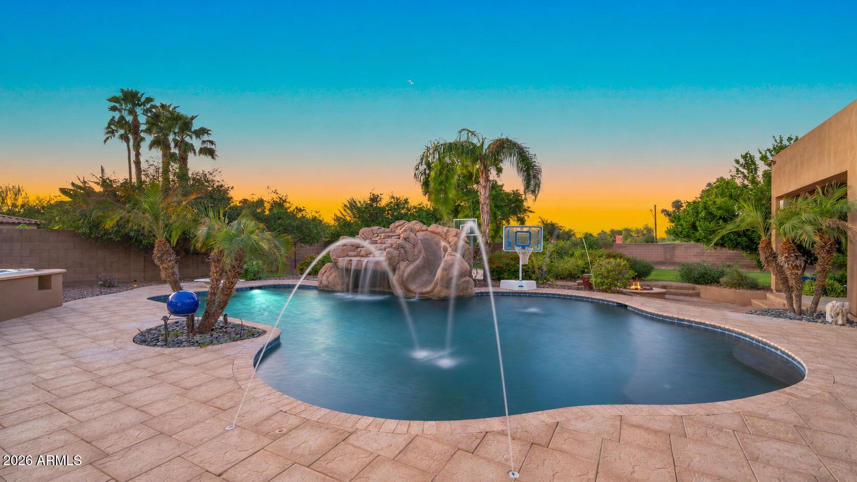 4654 E MEADOWVIEW Court