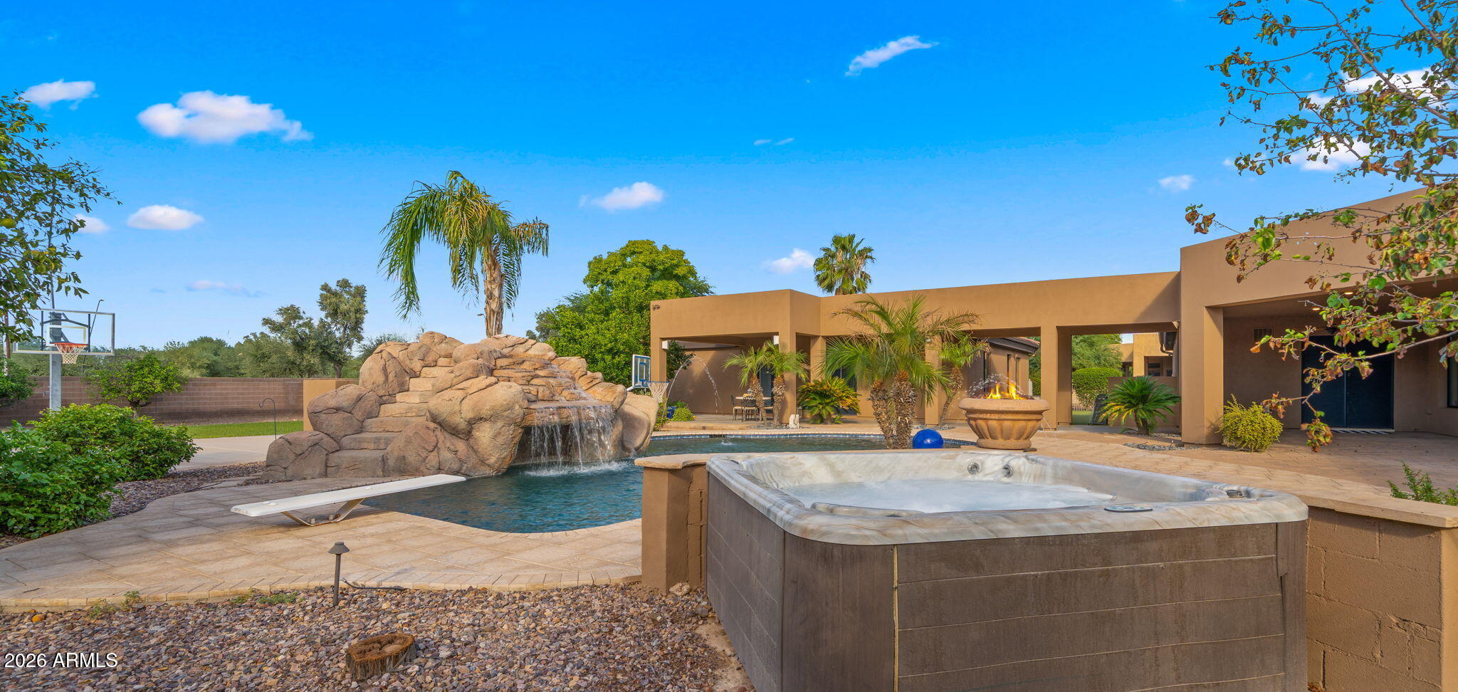 4654 E MEADOWVIEW Court