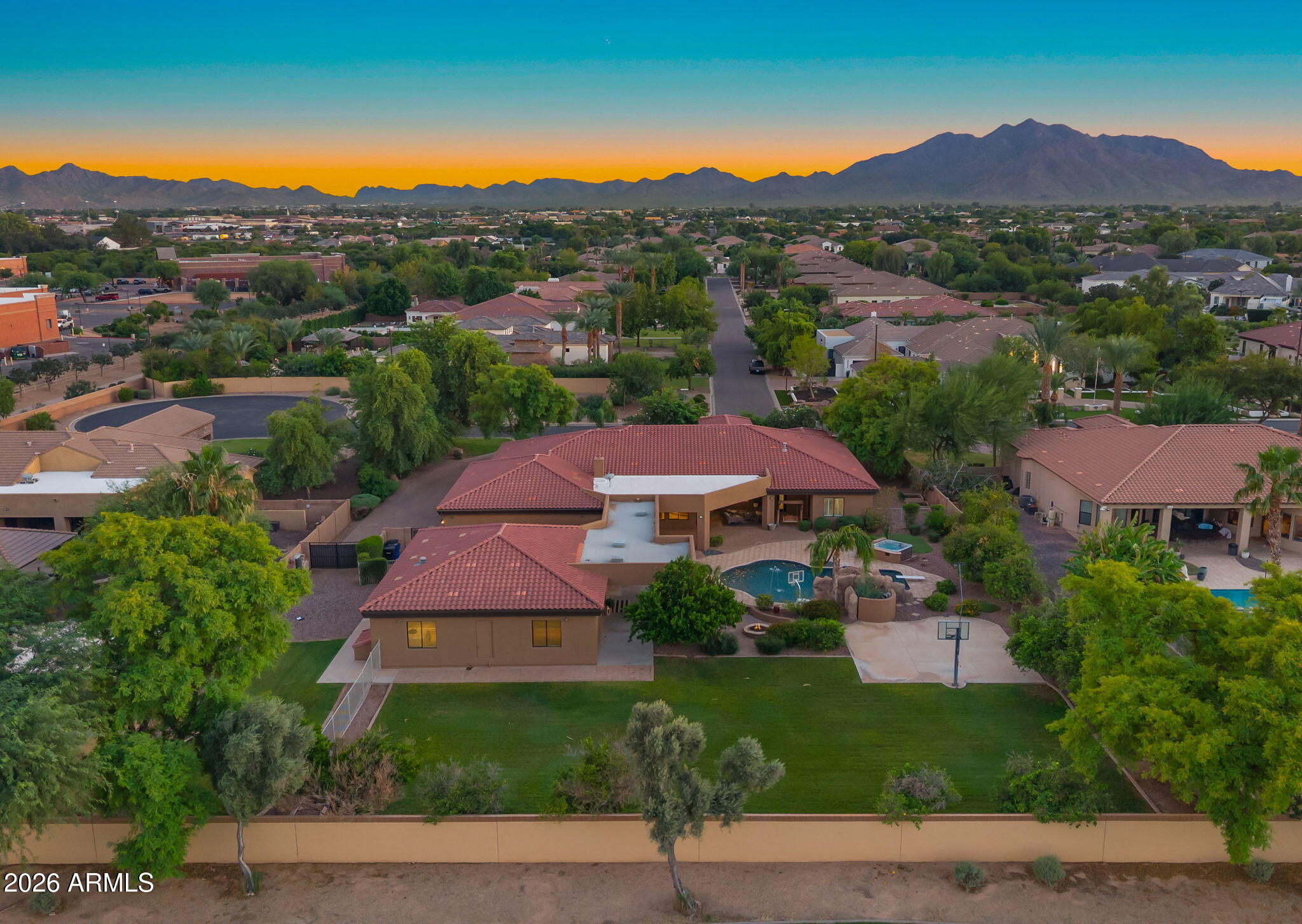 4654 E MEADOWVIEW Court