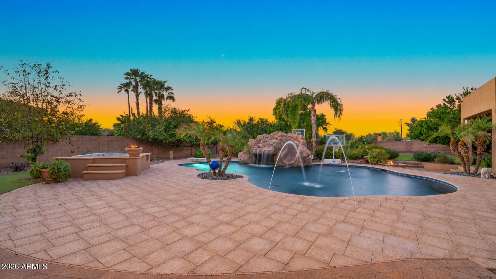 4654 E MEADOWVIEW Court