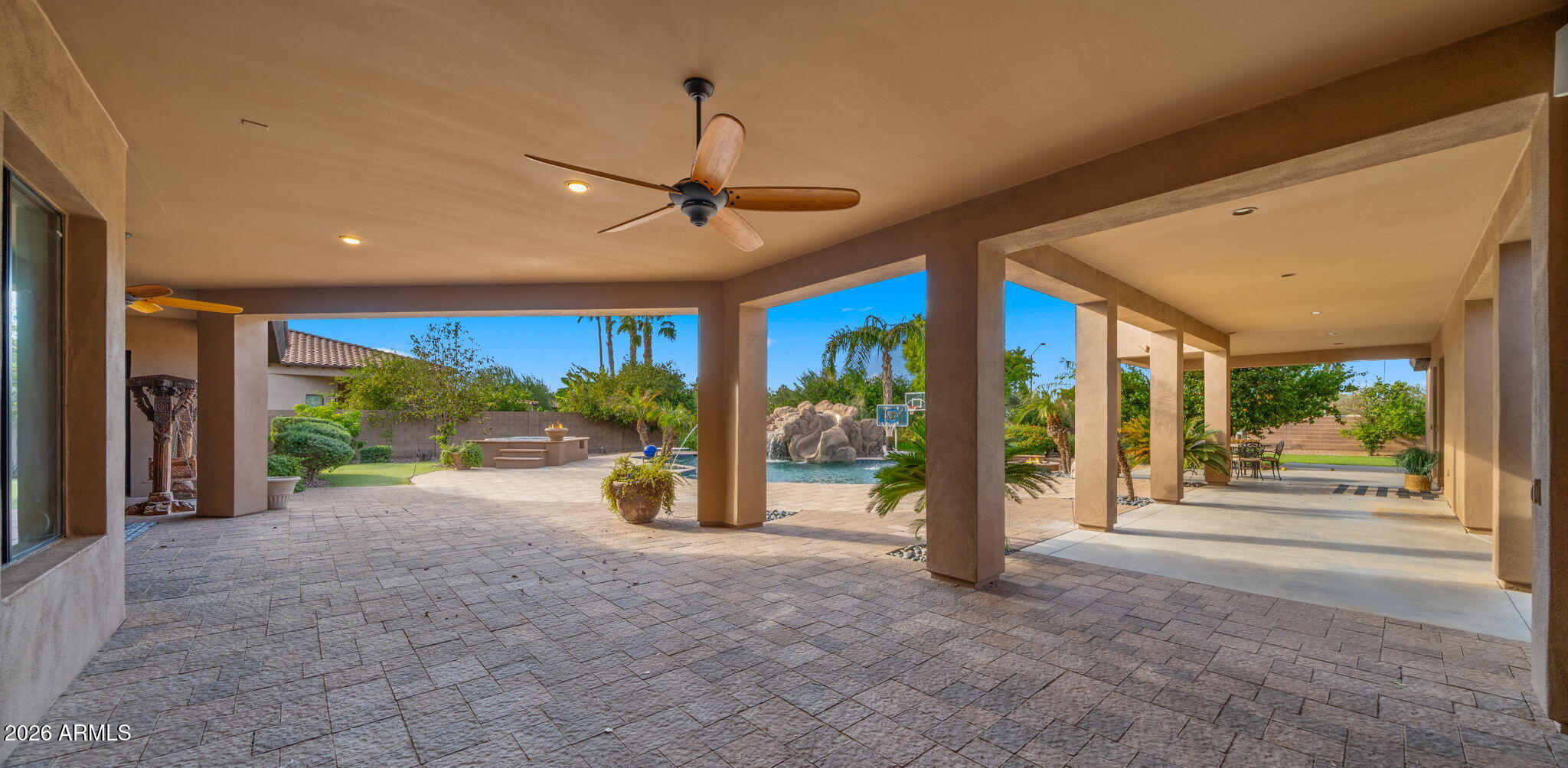 4654 E MEADOWVIEW Court