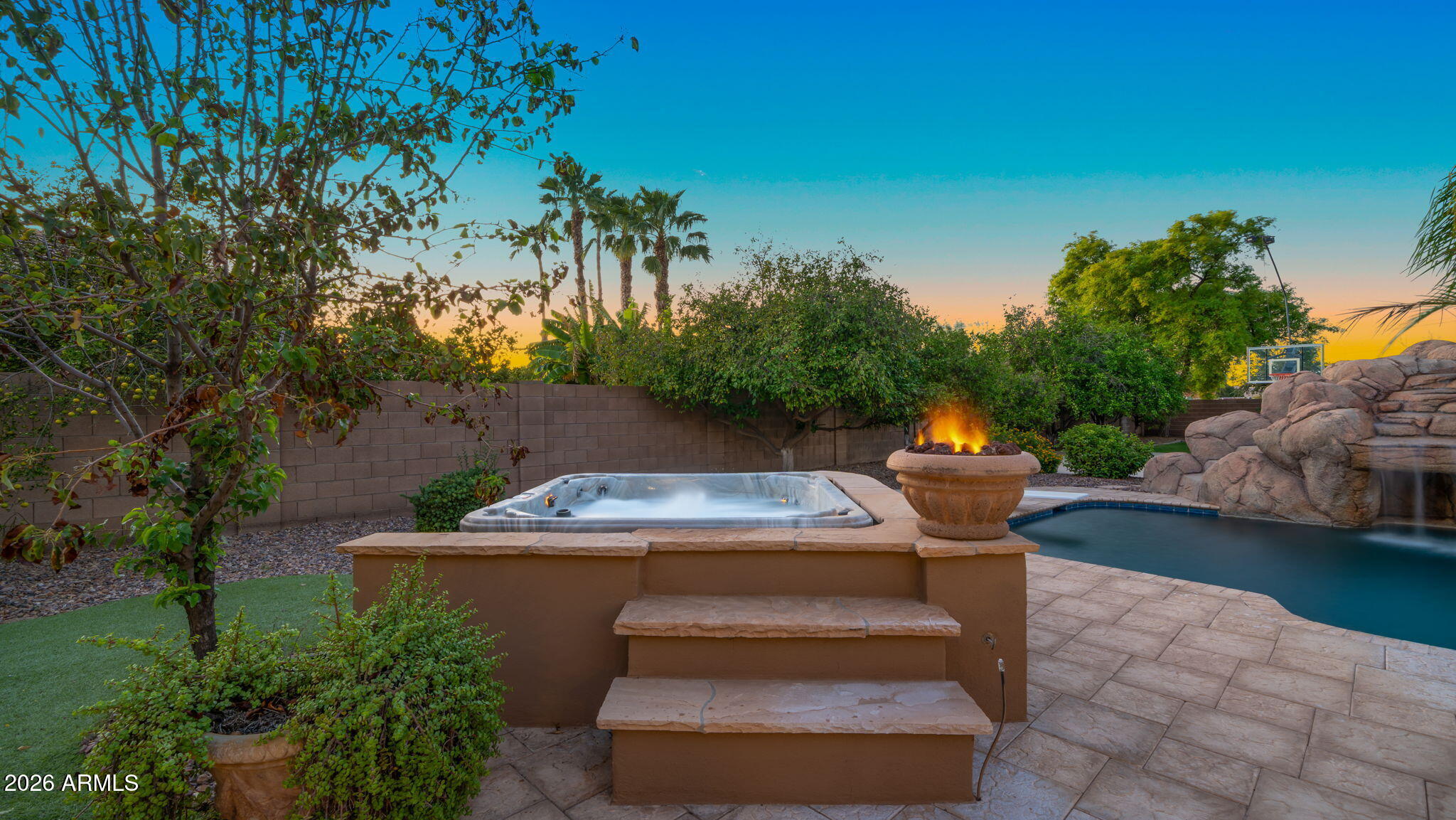 4654 E MEADOWVIEW Court