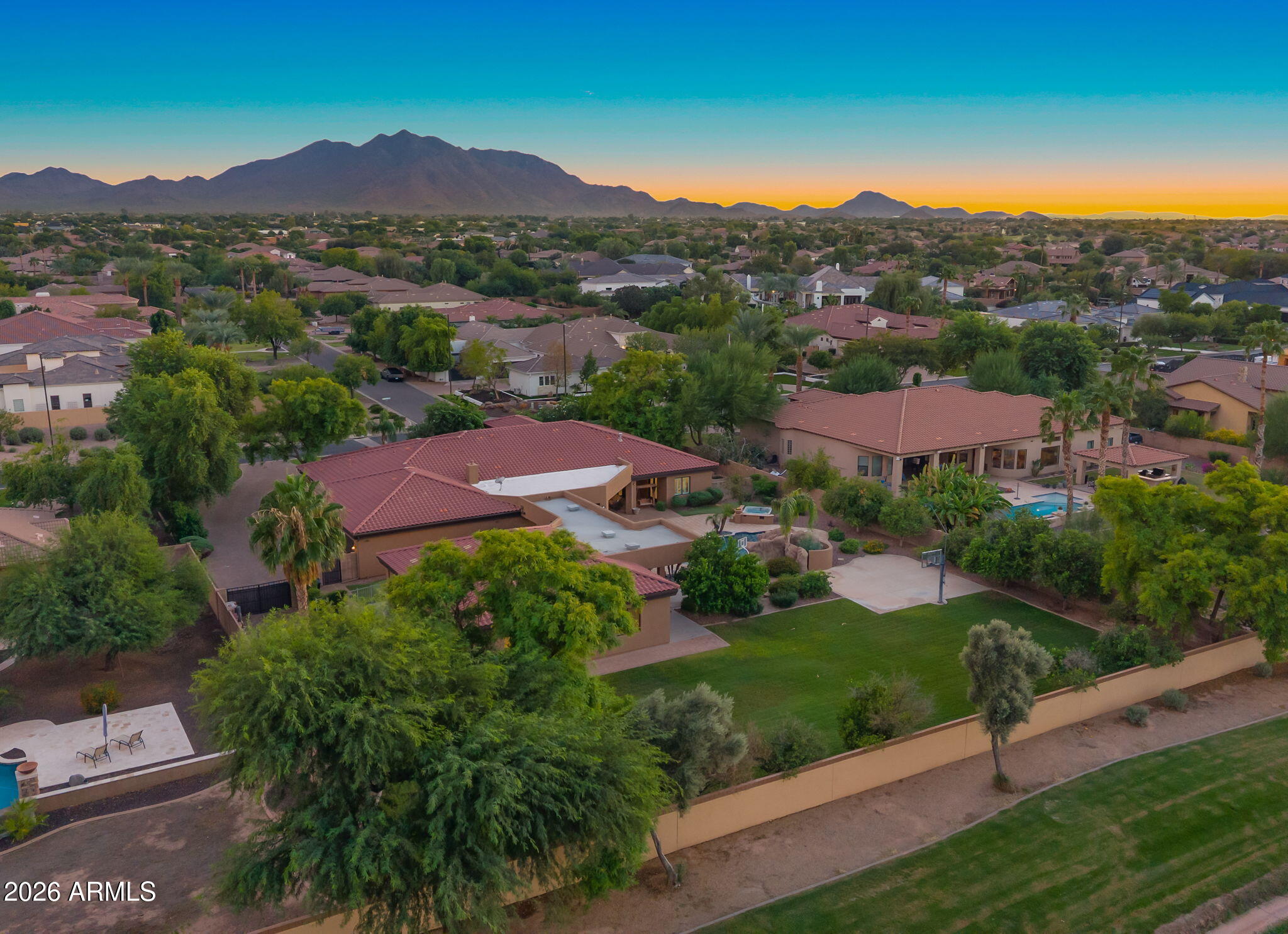 4654 E MEADOWVIEW Court