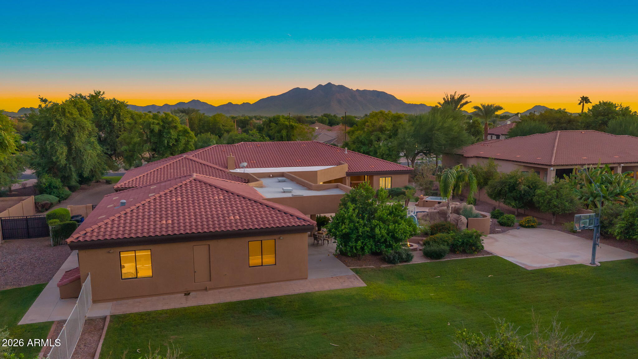 4654 E MEADOWVIEW Court