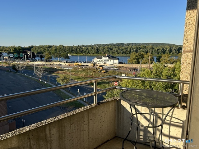 111 Dekoven Drive APT 408