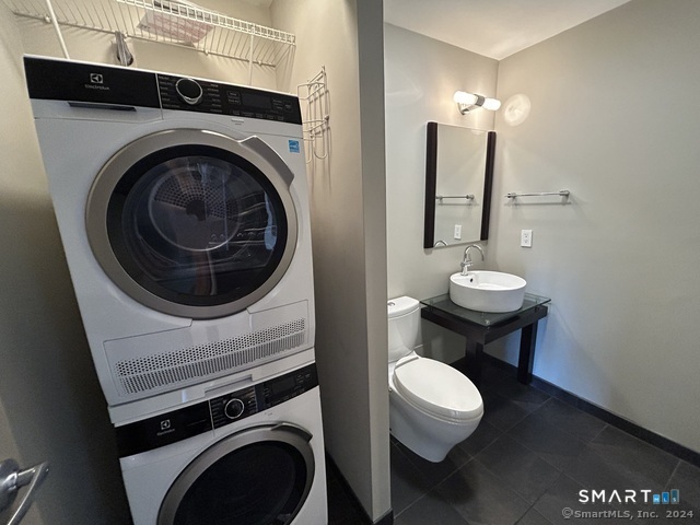 111 Dekoven Drive APT 408