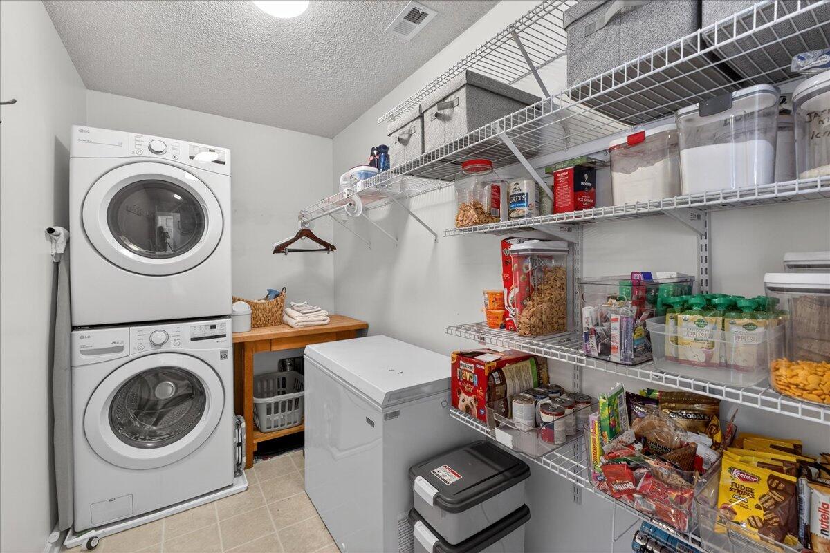 4012 Carolina Bay Drive