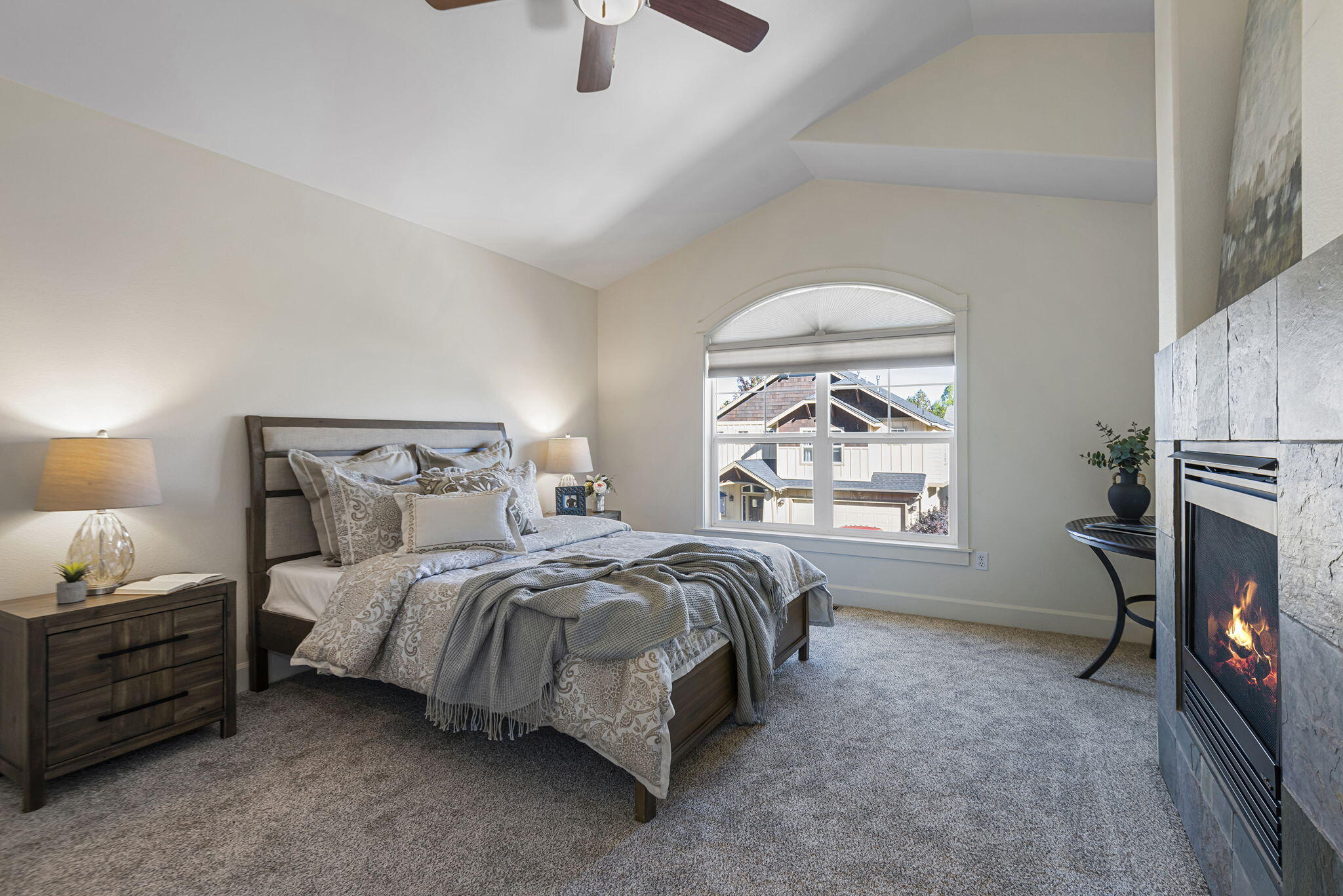 1059 NE Parkview Court