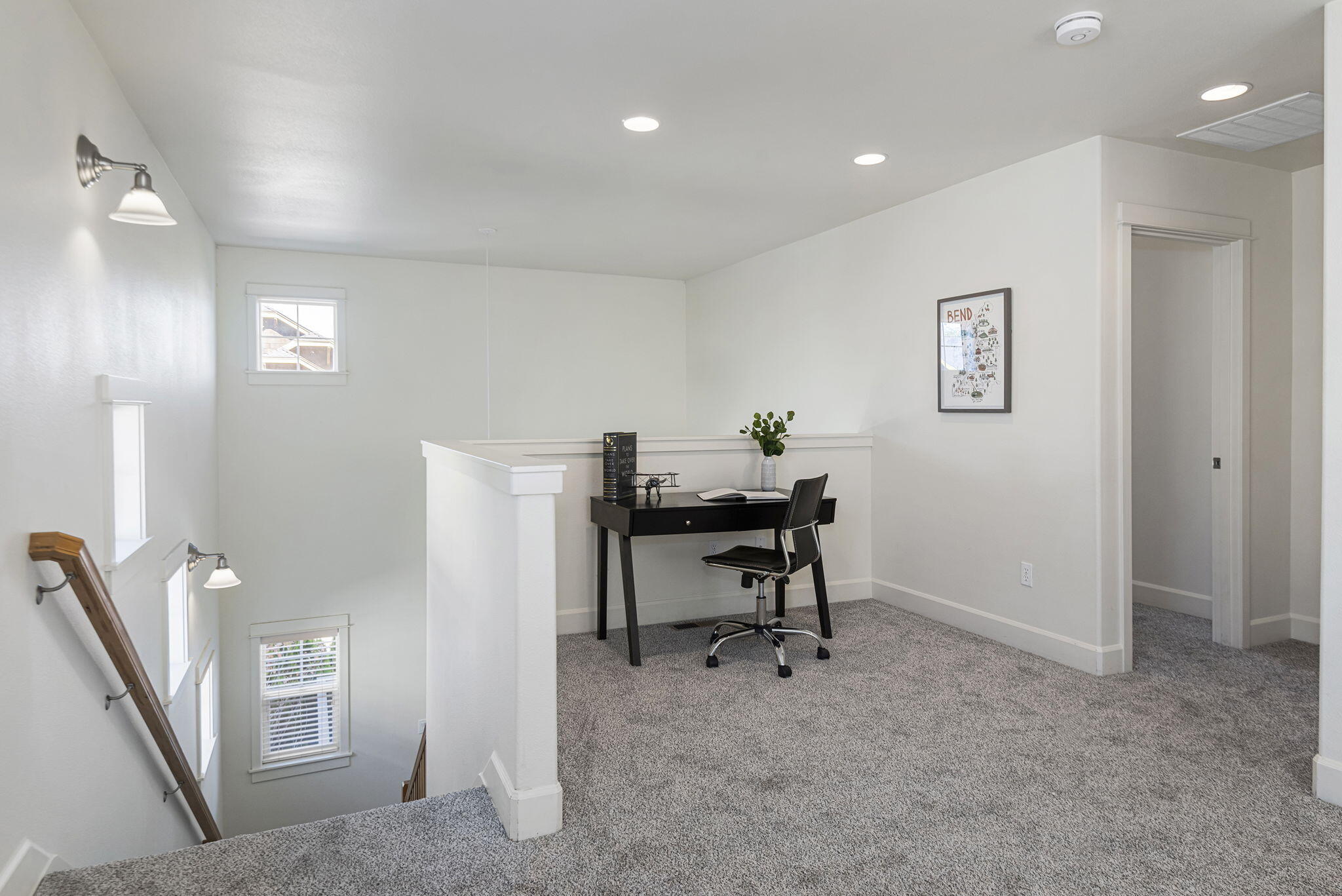 1059 NE Parkview Court