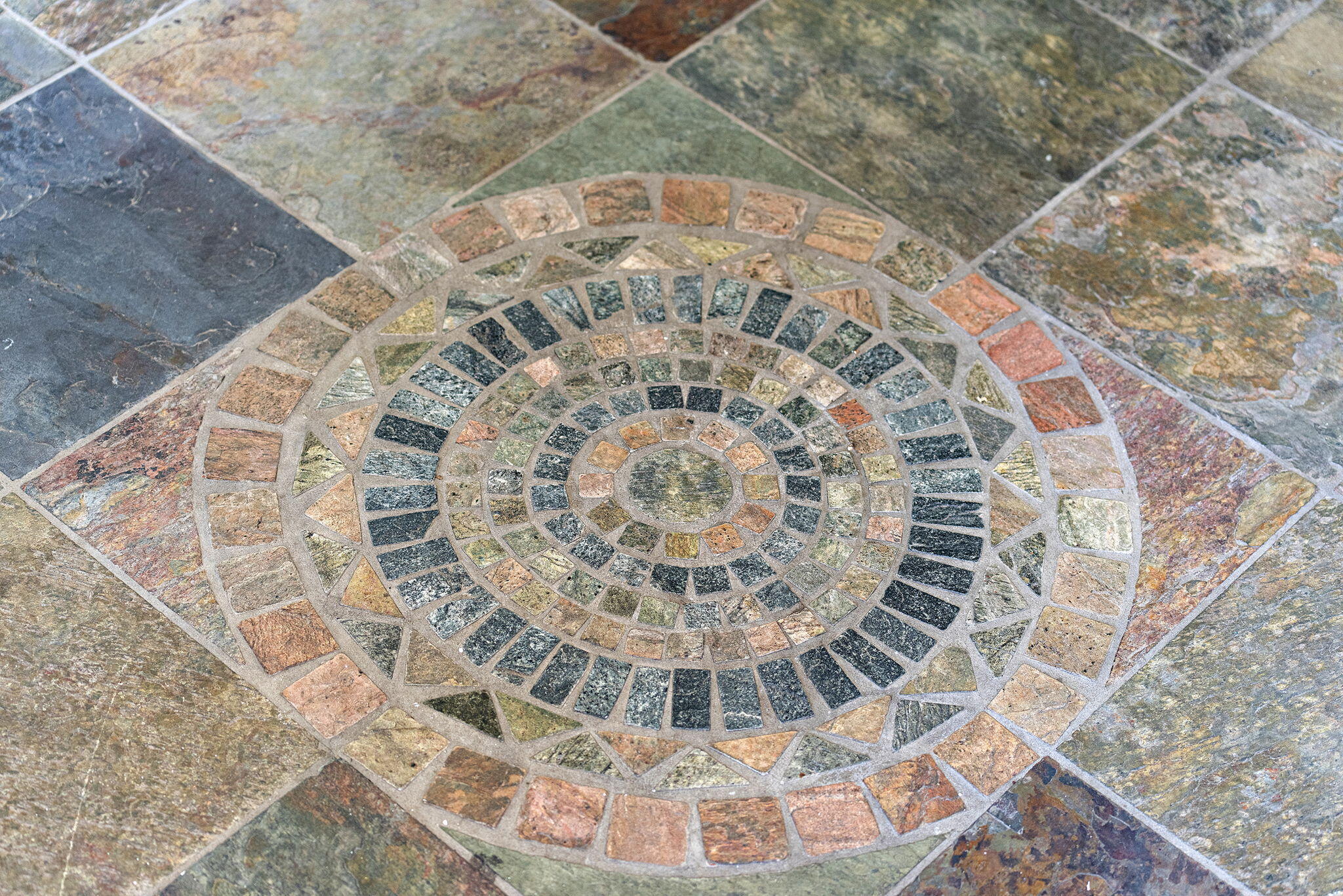 1059 NE Parkview Court