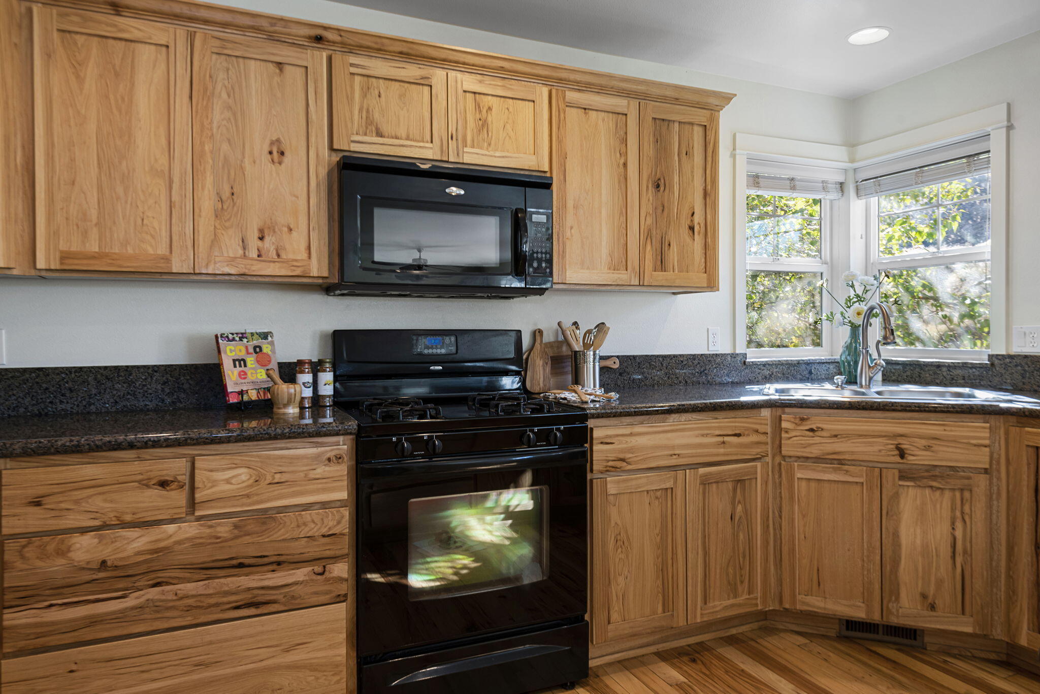 1059 NE Parkview Court