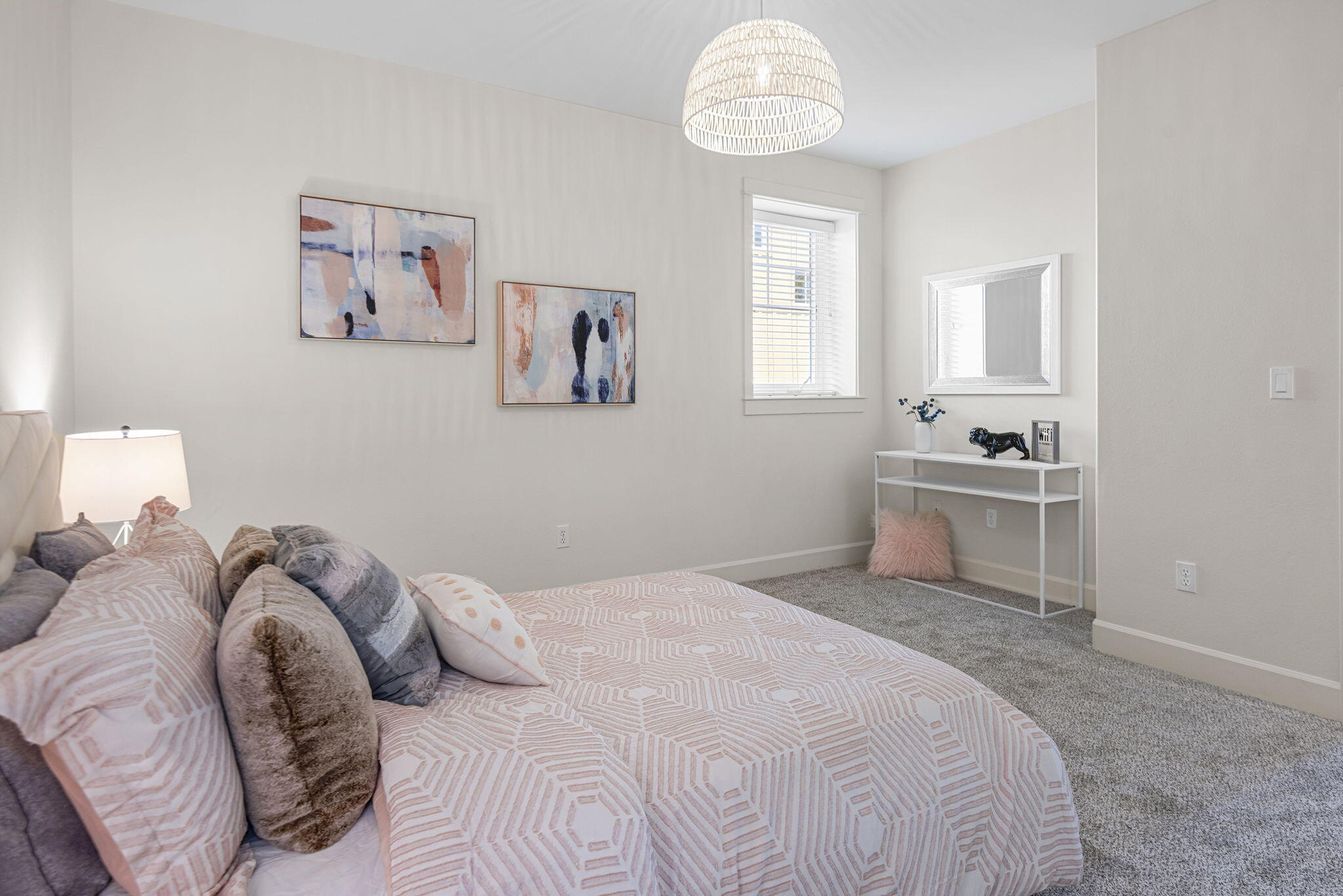 1059 NE Parkview Court