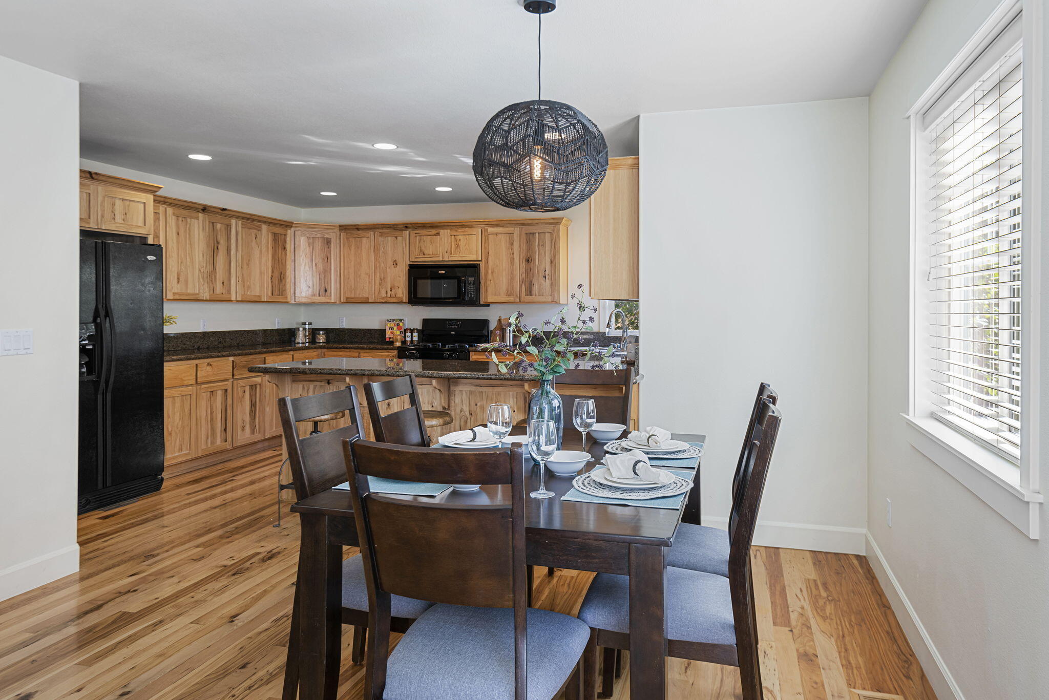 1059 NE Parkview Court