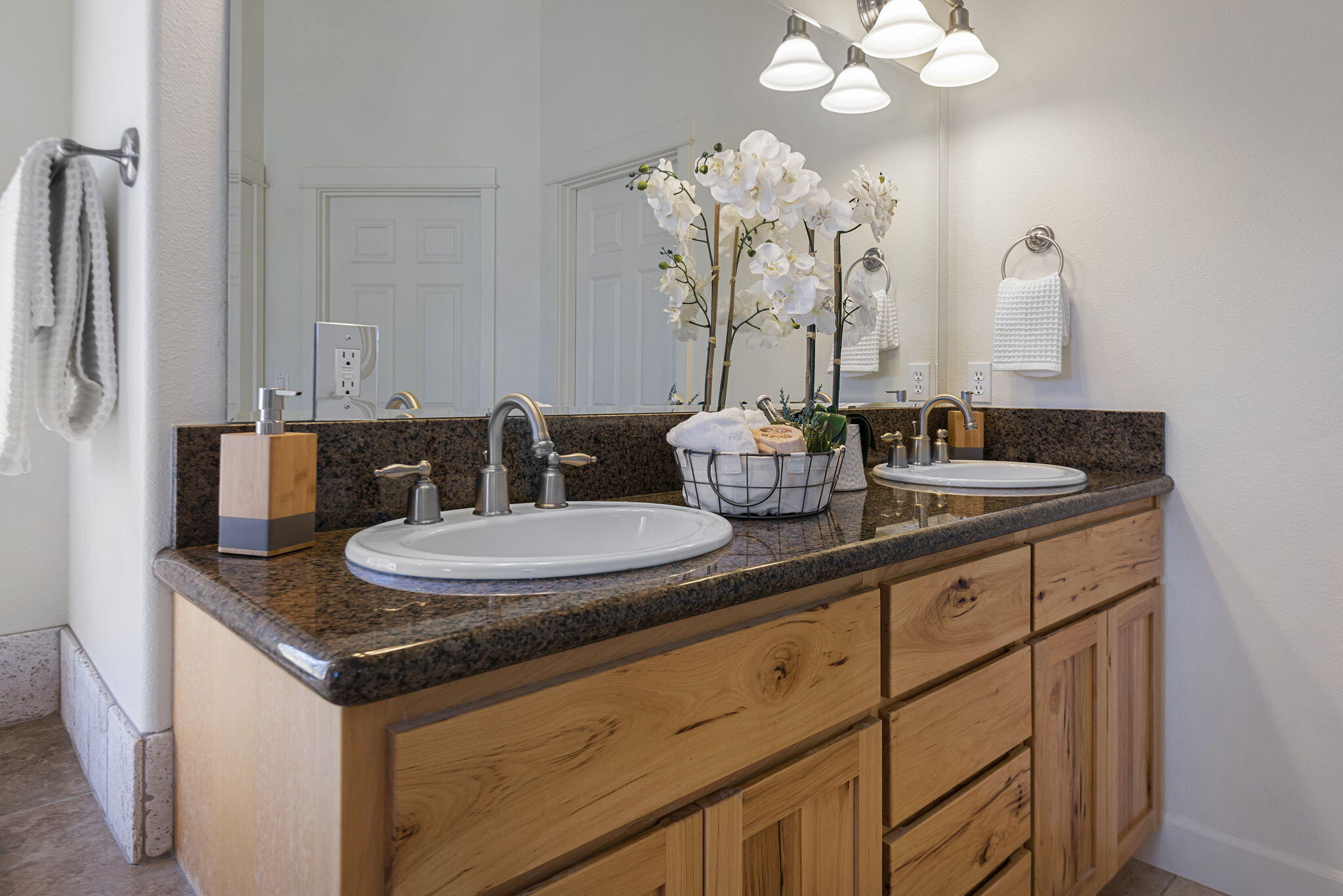 1059 NE Parkview Court