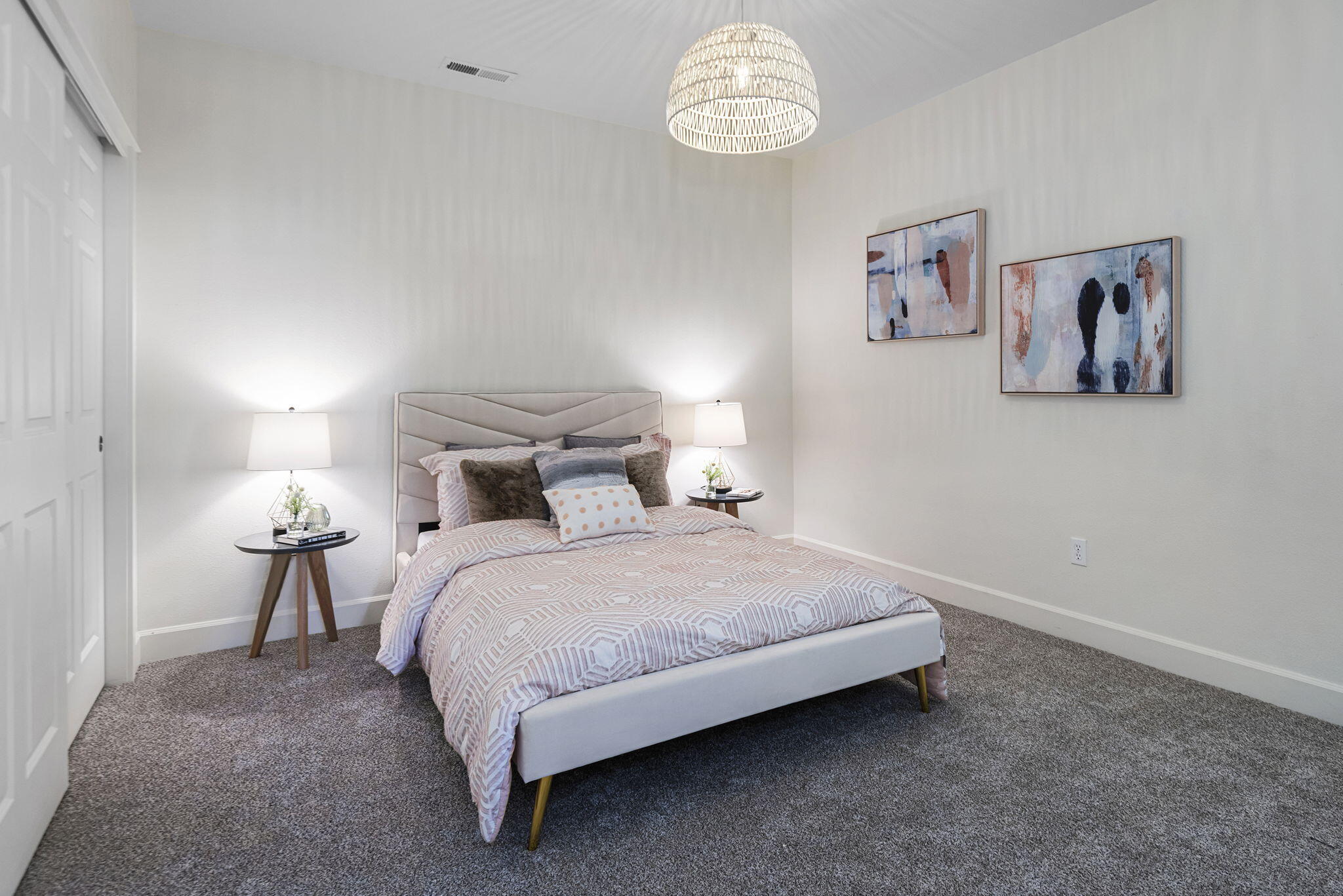 1059 NE Parkview Court