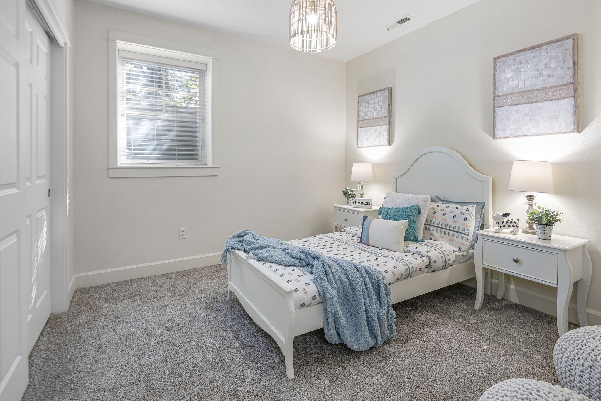 1059 NE Parkview Court