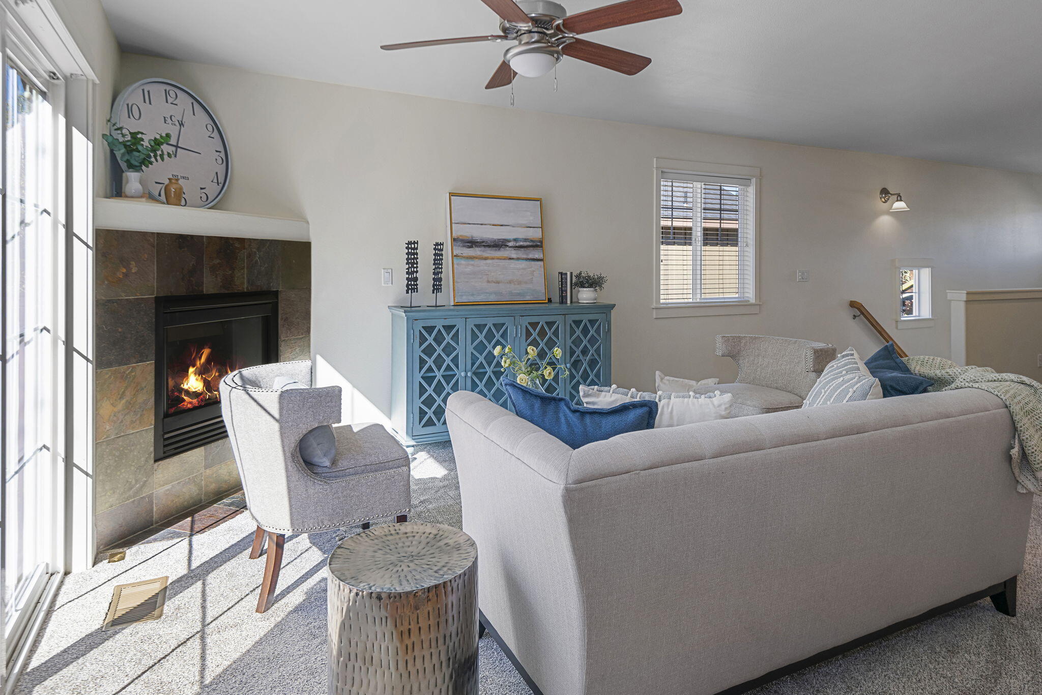 1059 NE Parkview Court