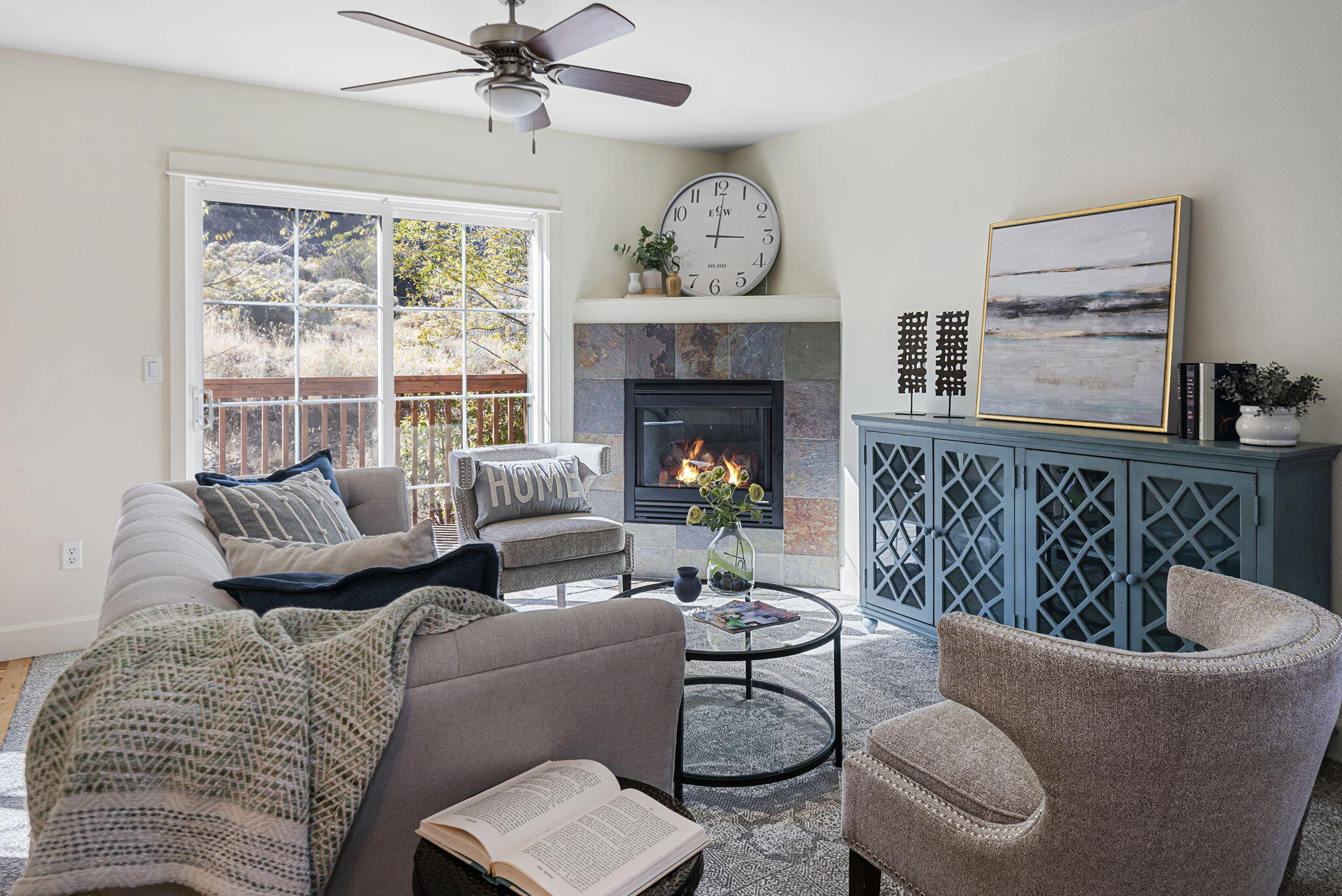 1059 NE Parkview Court