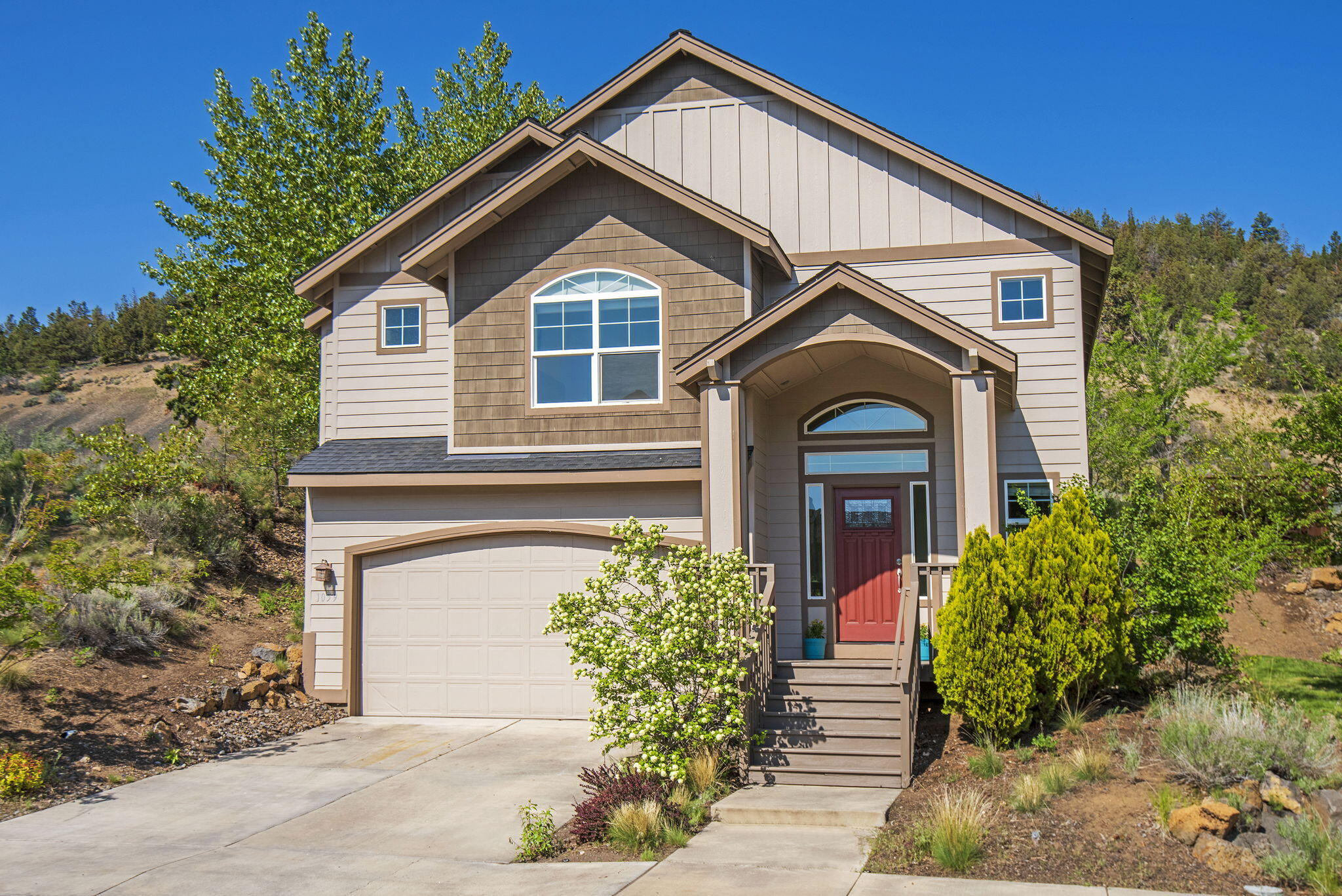 1059 NE Parkview Court