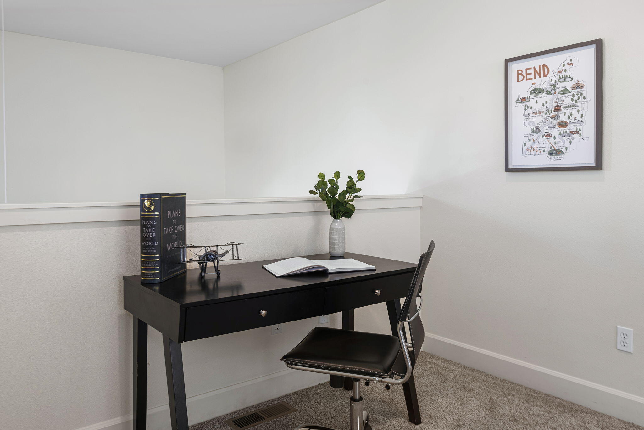 1059 NE Parkview Court