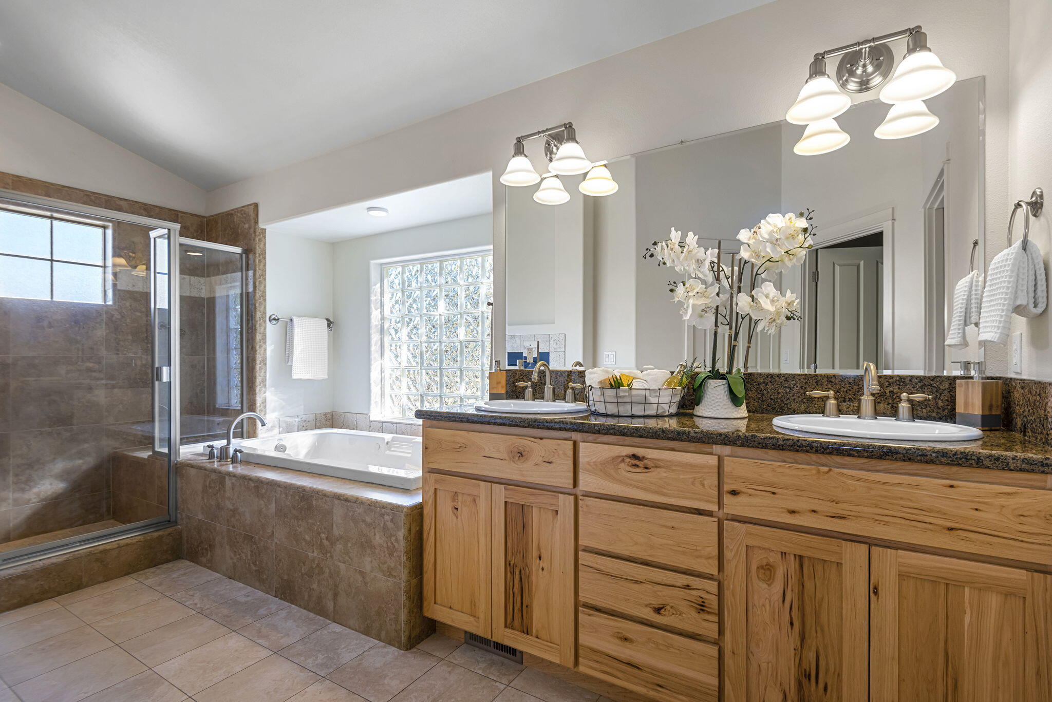 1059 NE Parkview Court