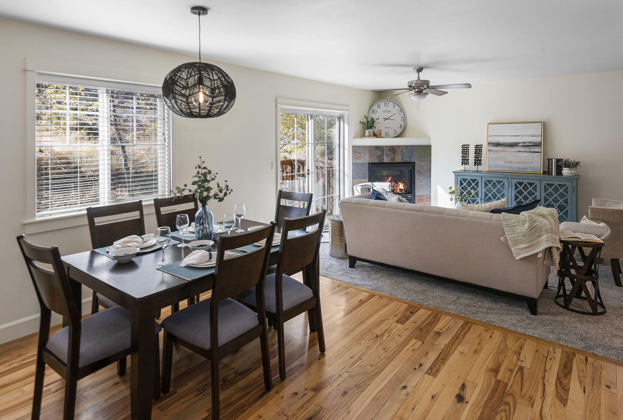 1059 NE Parkview Court