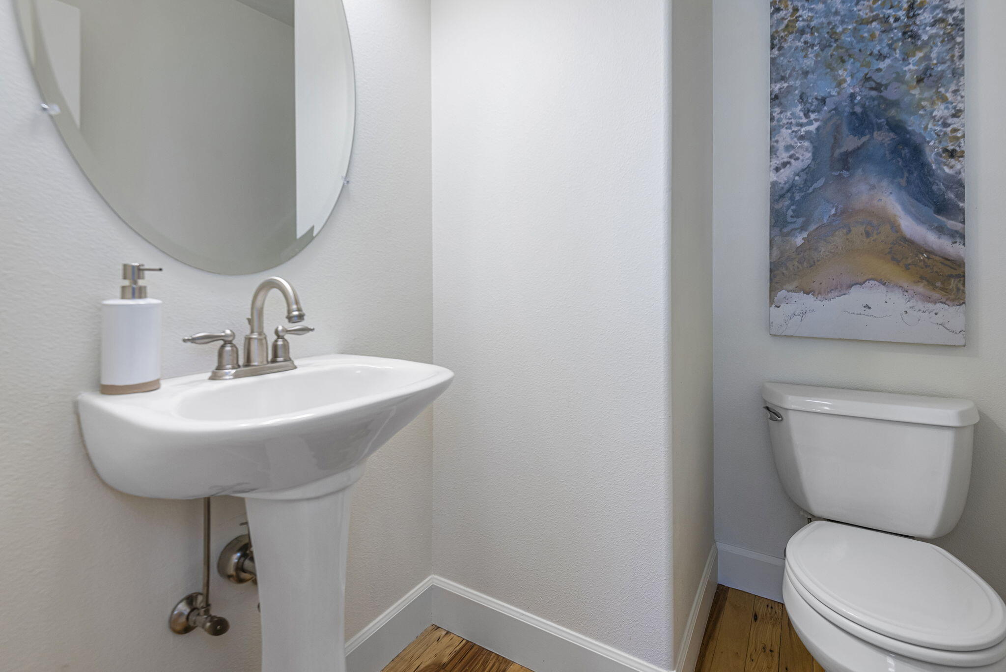 1059 NE Parkview Court