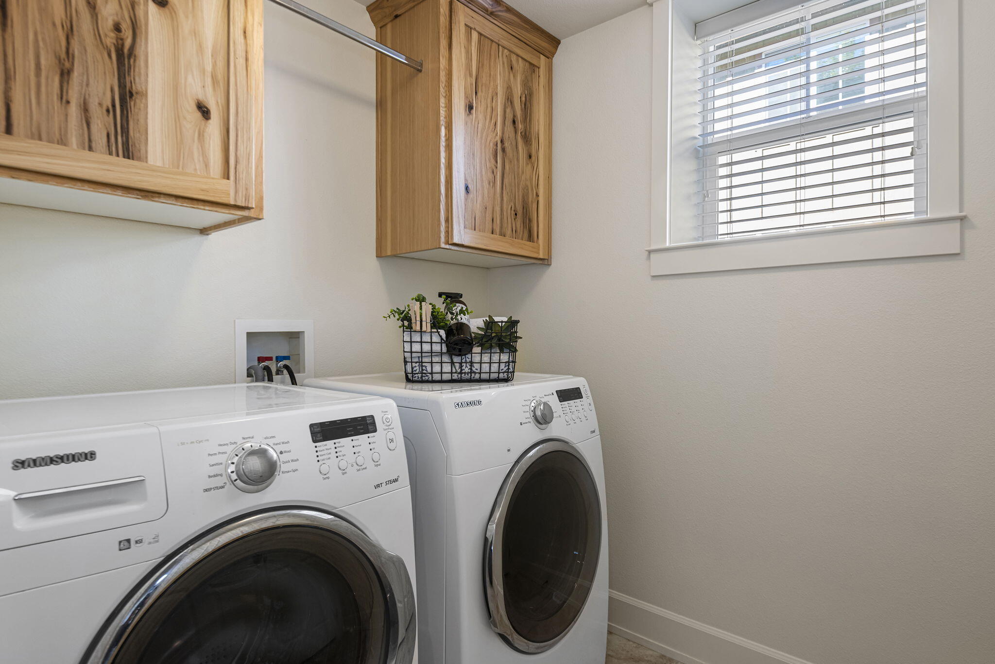 1059 NE Parkview Court