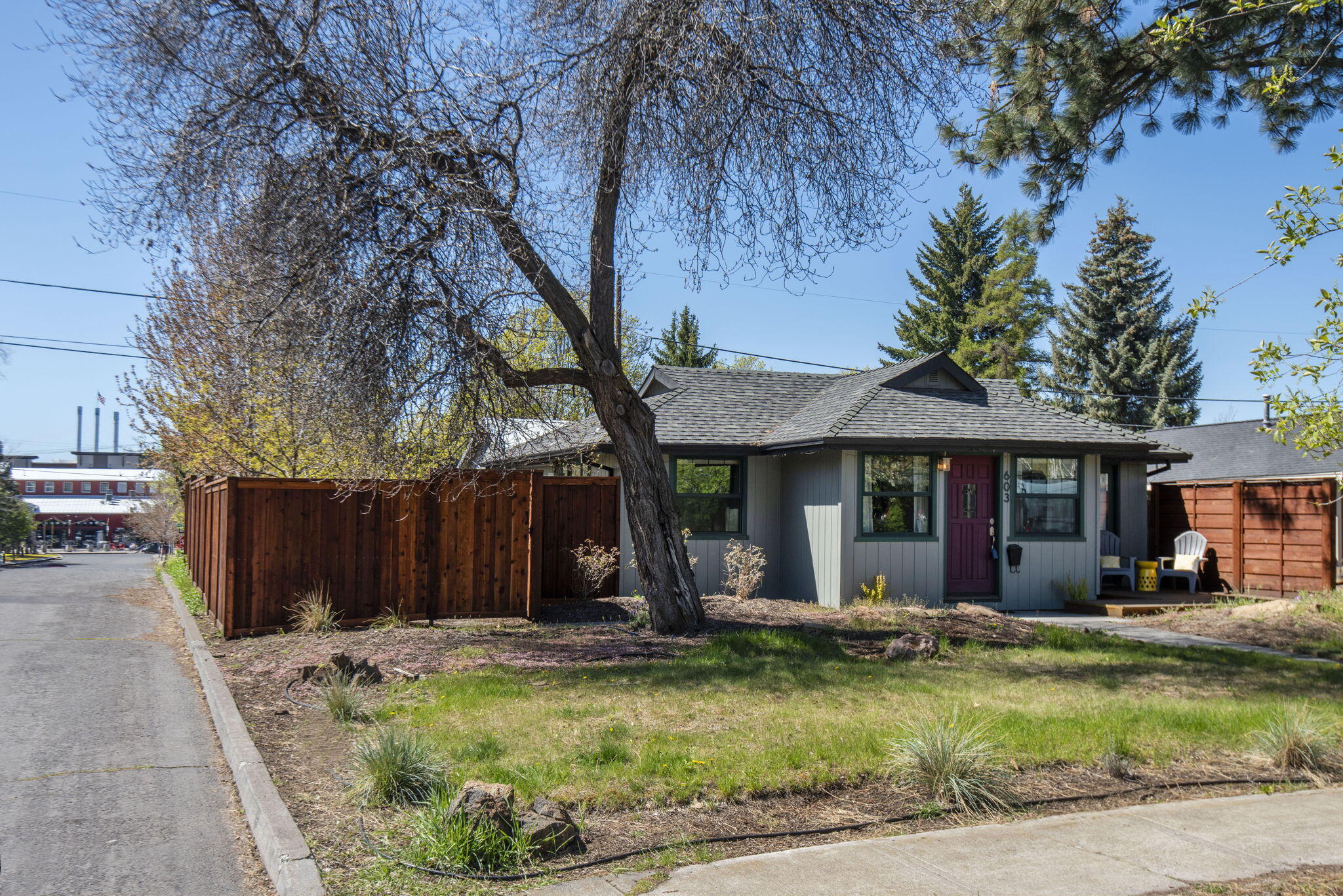 603 NW Delaware Avenue