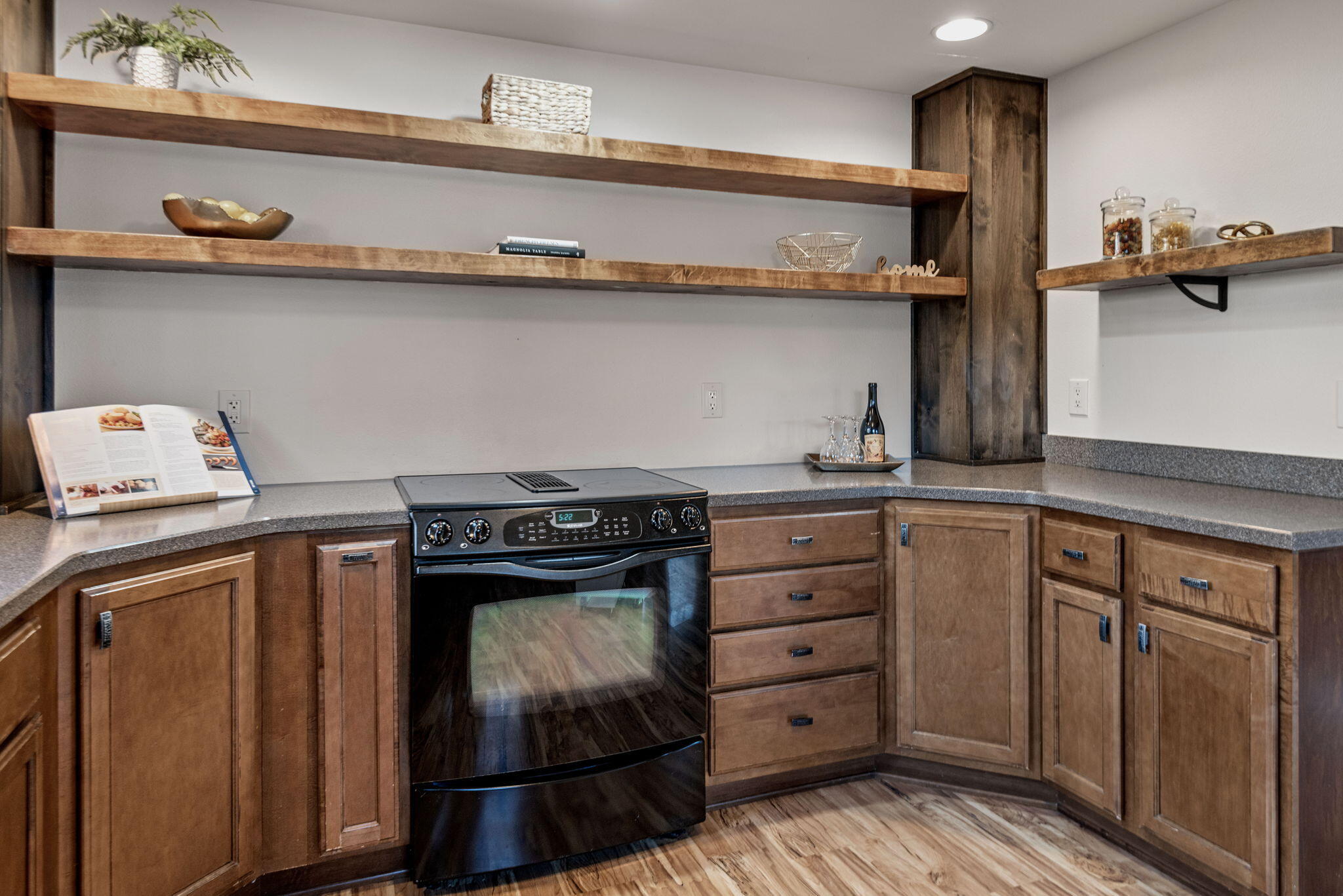 603 NW Delaware Avenue