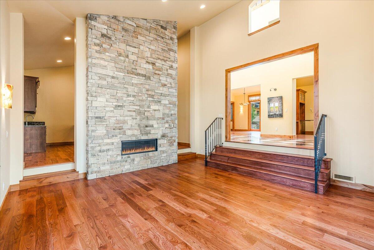 1611 NW Wild Rye Circle