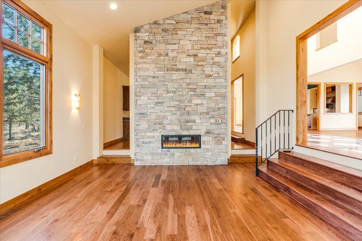 1611 NW Wild Rye Circle