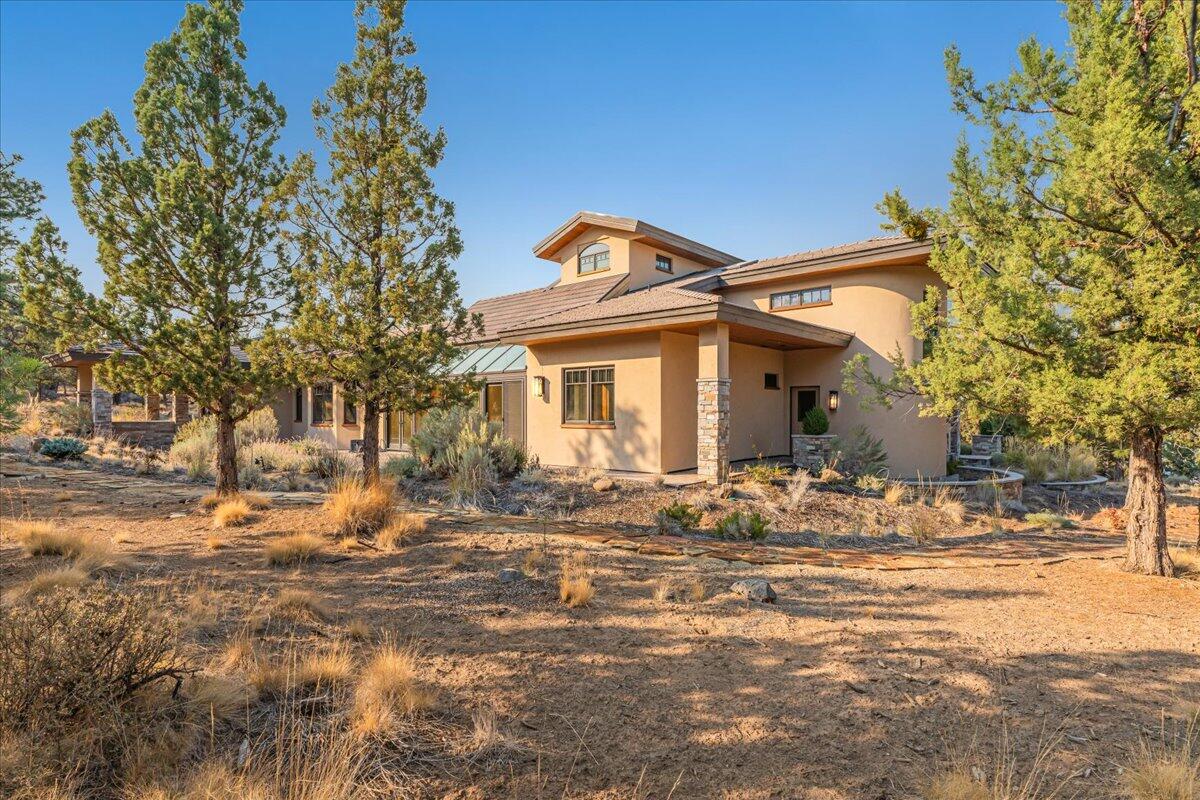 1611 NW Wild Rye Circle