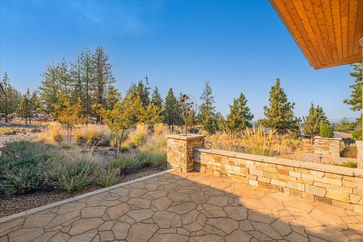 1611 NW Wild Rye Circle