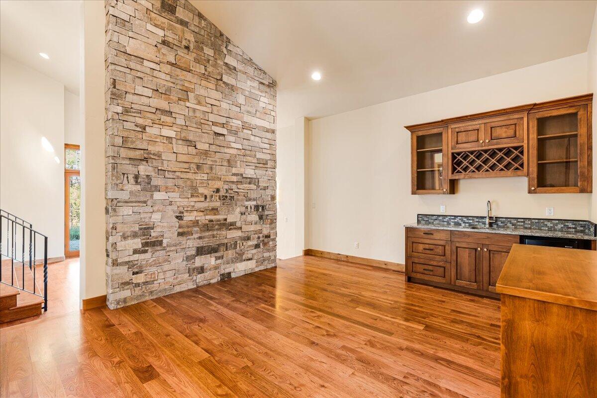 1611 NW Wild Rye Circle