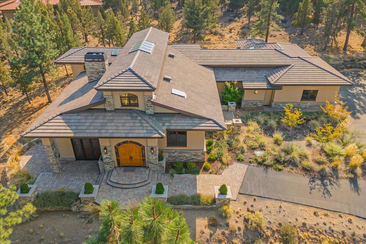 1611 NW Wild Rye Circle