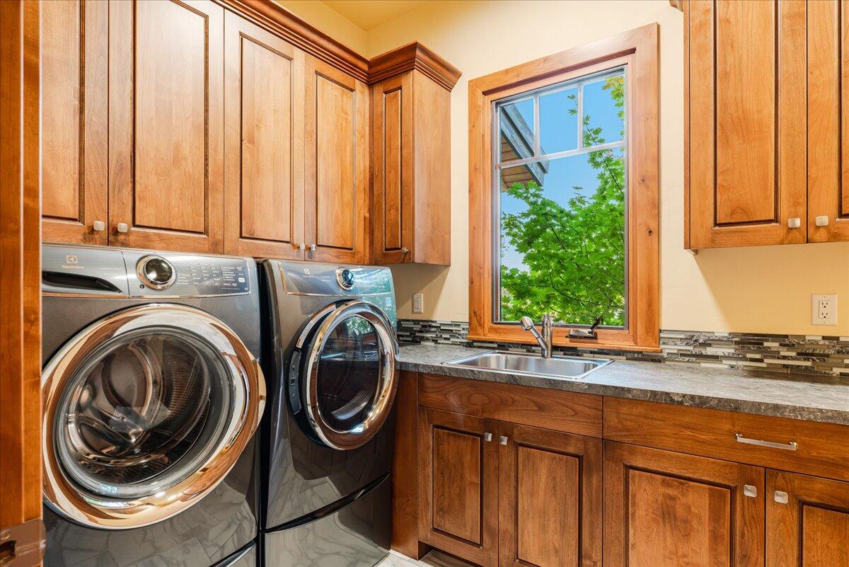 1611 NW Wild Rye Circle