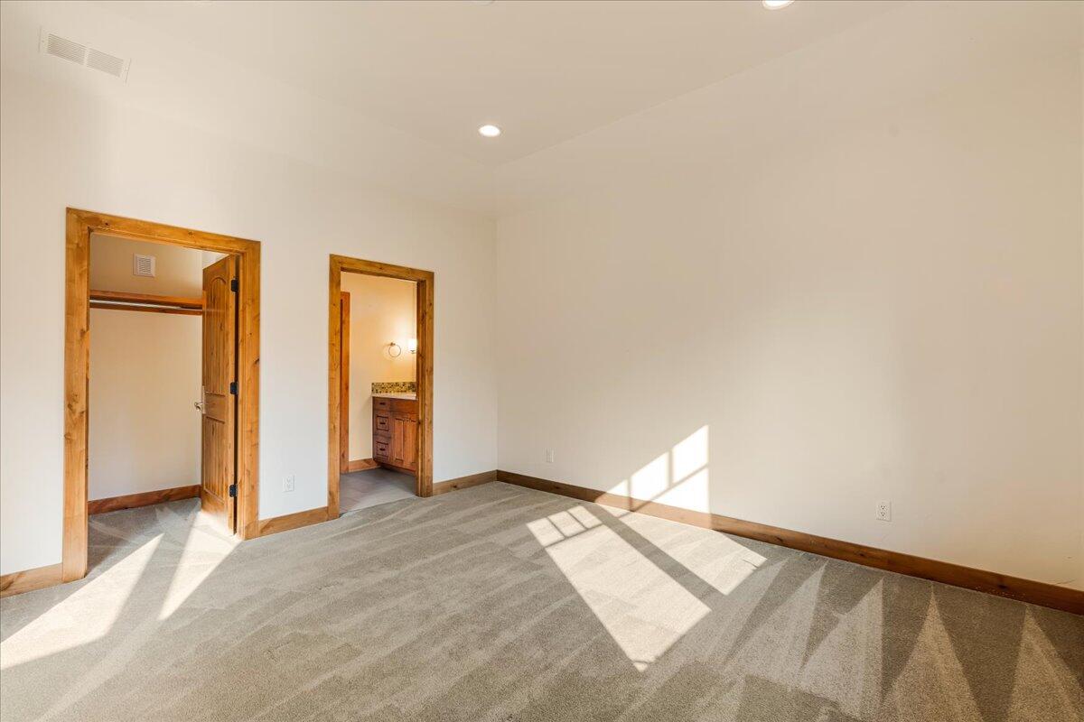1611 NW Wild Rye Circle