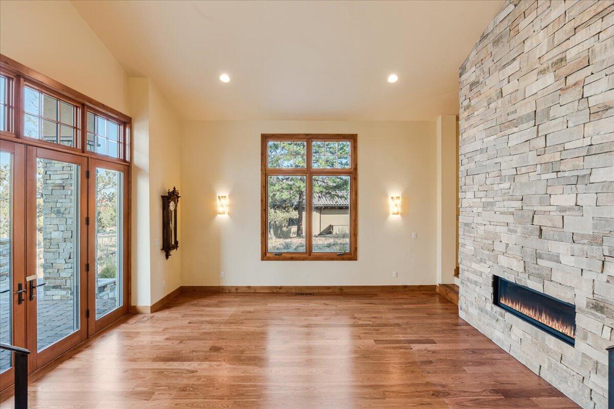 1611 NW Wild Rye Circle