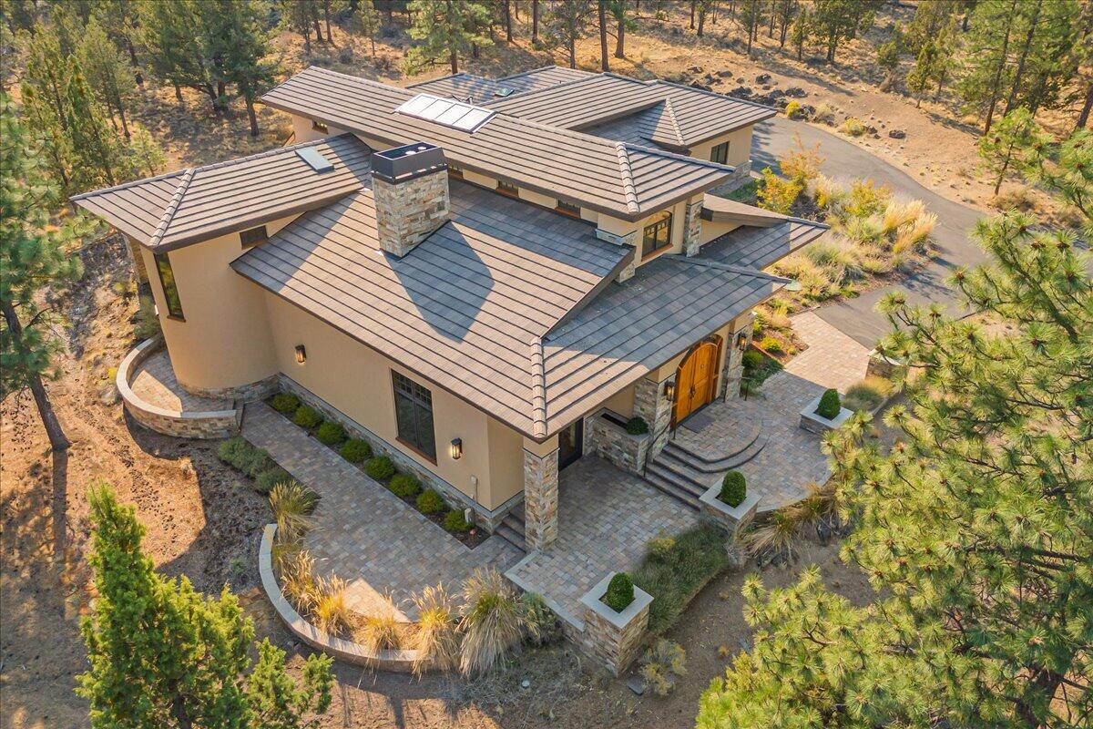 1611 NW Wild Rye Circle