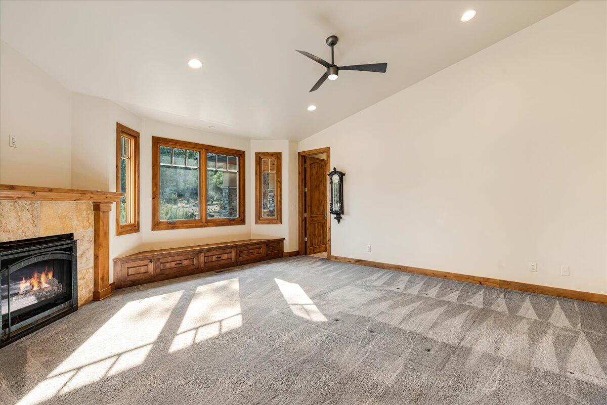 1611 NW Wild Rye Circle