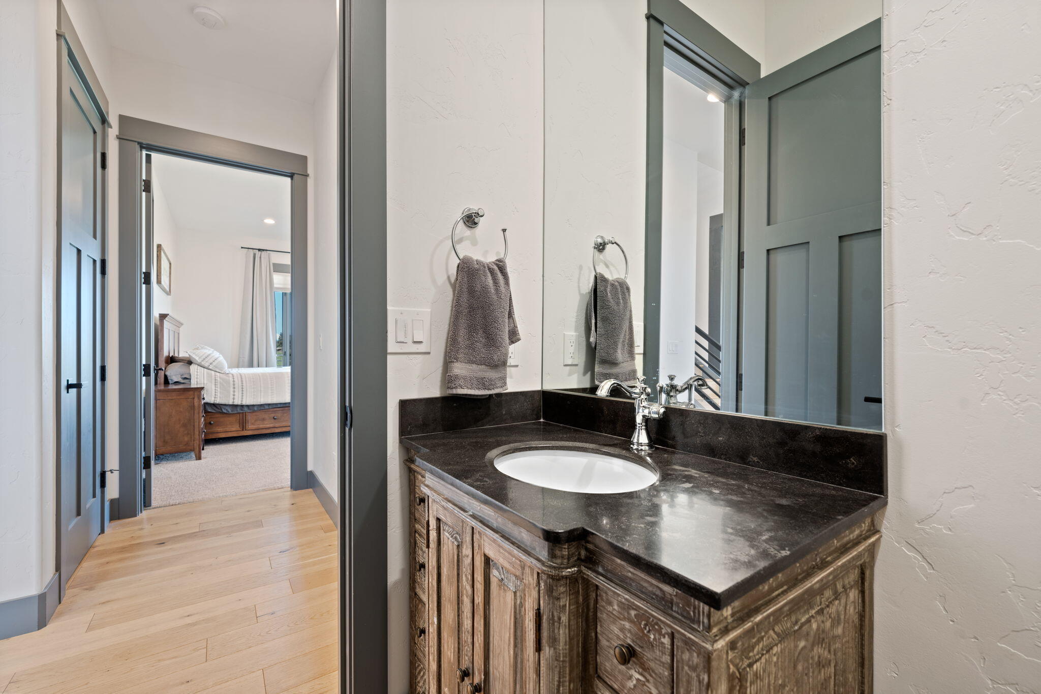 23636 Ten Barr Trail