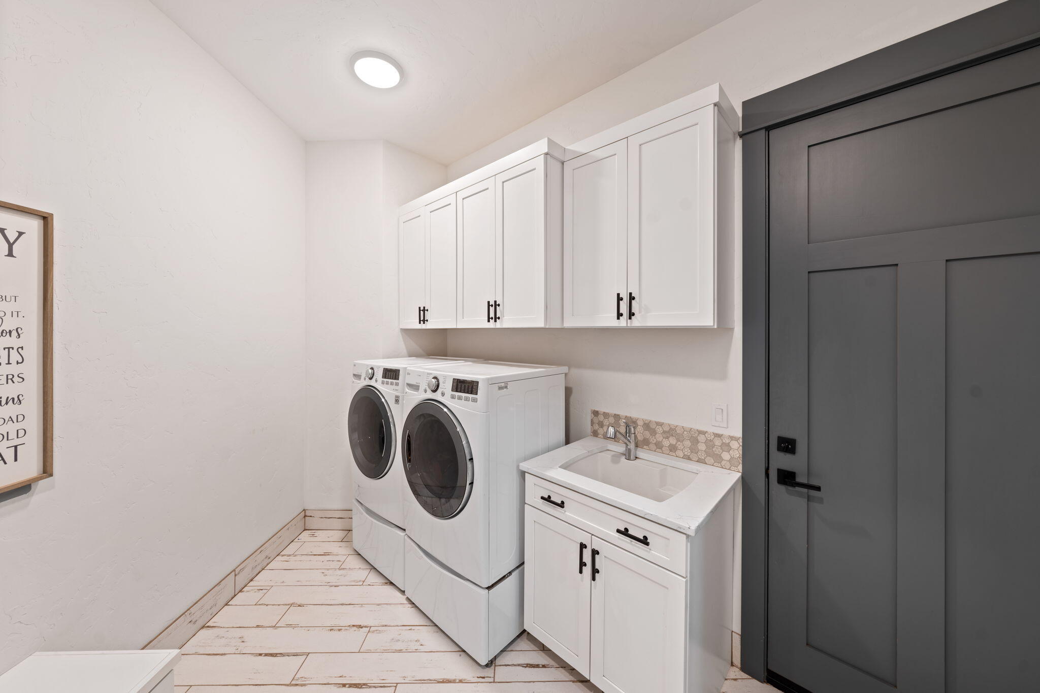 23636 Ten Barr Trail