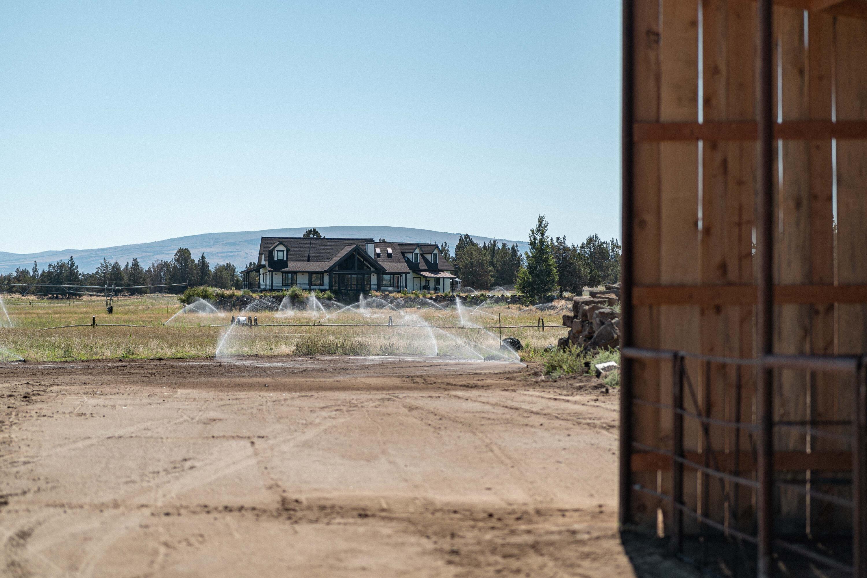 23636 Ten Barr Trail