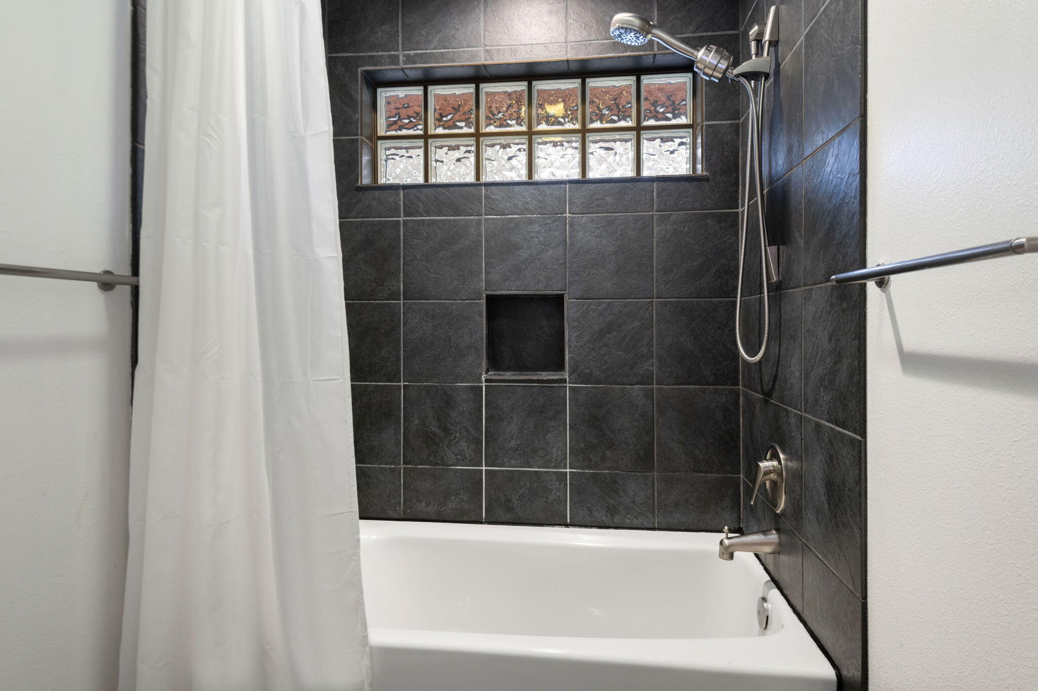 800 NW Archie Briggs Road