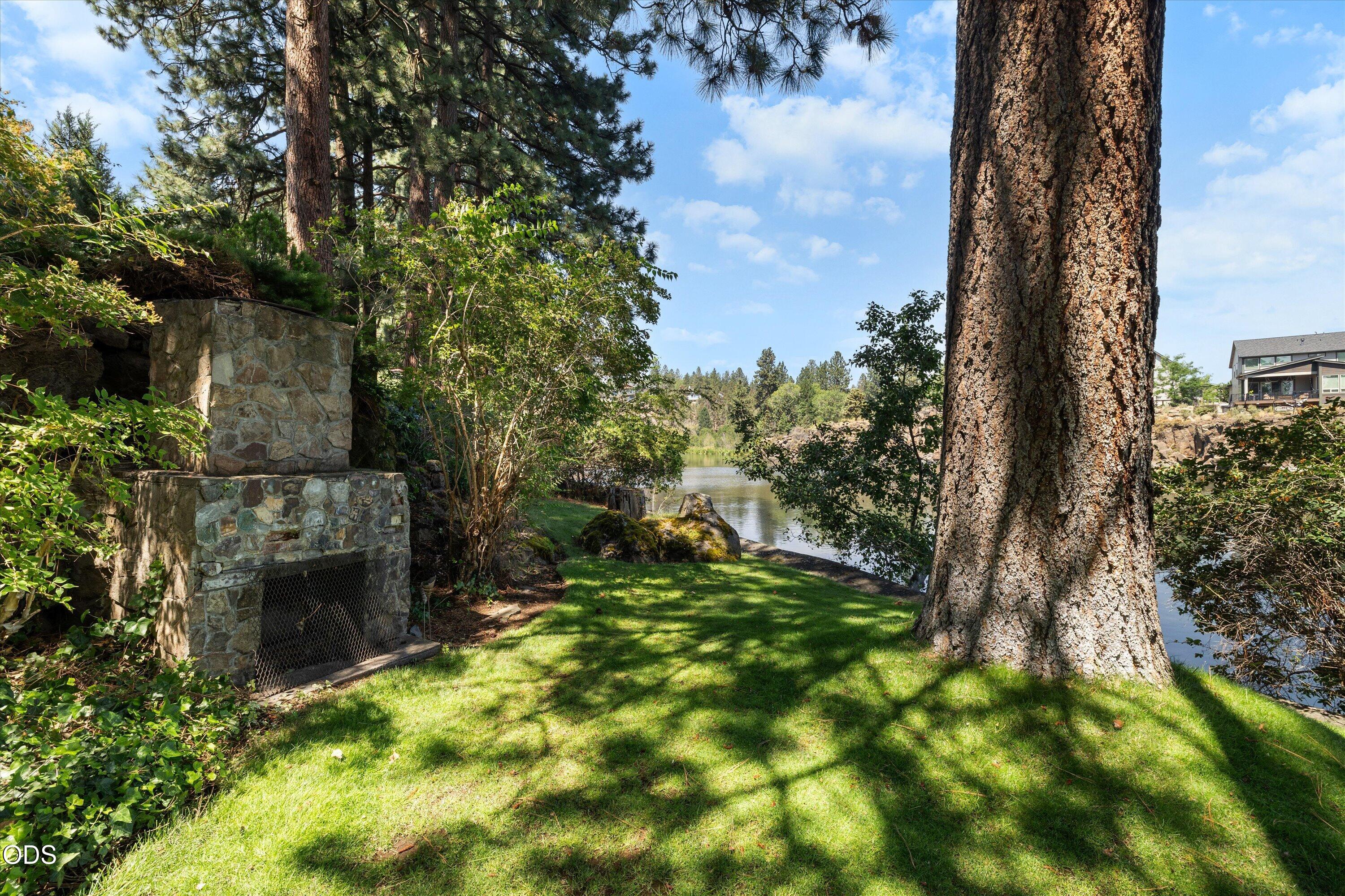 2359 NW Lakeside Place