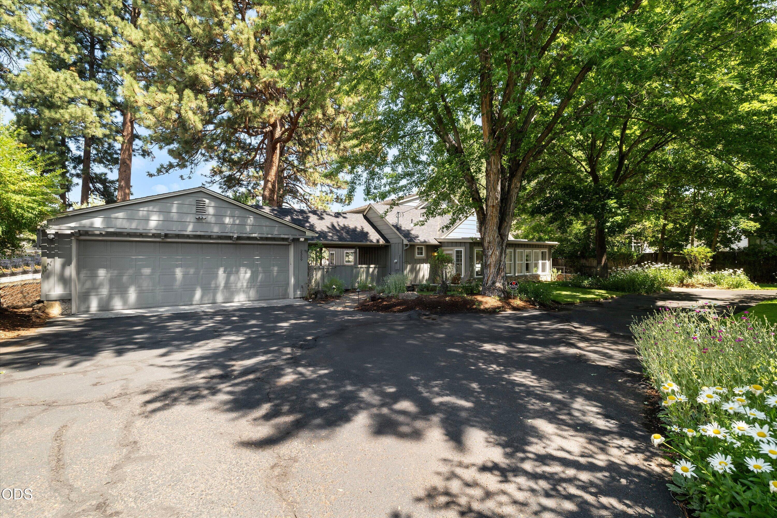 2359 NW Lakeside Place