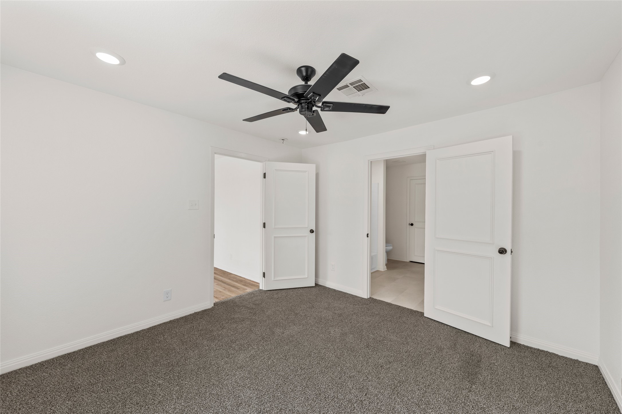 1104 W 10th Street