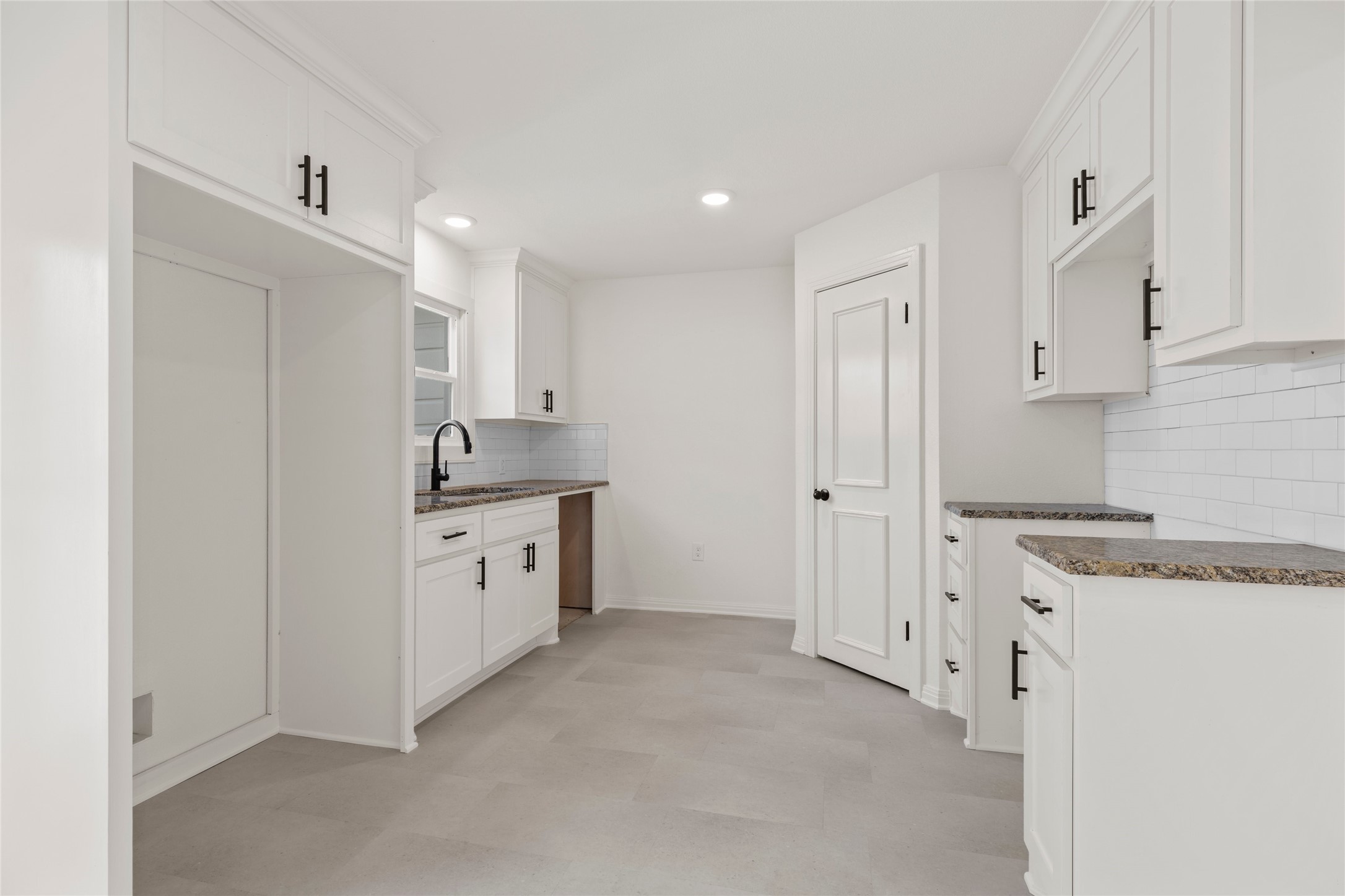 1104 W 10th Street