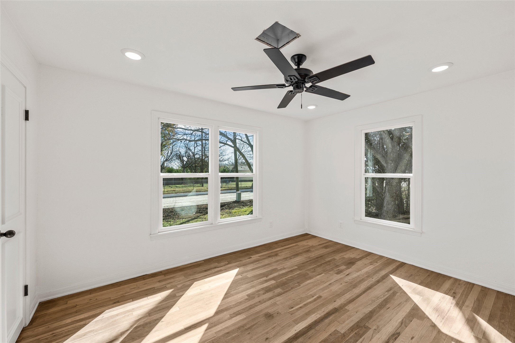 1104 W 10th Street